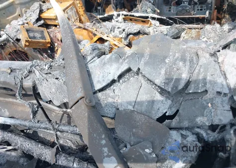 2011 Toyota Sienna Le V6 from USA, damaged, VIN 5TDKK3DC8BS009103